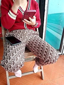 Snapshot of Sweet-Berryy chatting on 12.20.25 Sweet-Berryy online show from 12.20.25