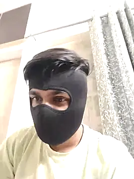 Snapshot of Urdreamboi20 chatting on 12.18.25 Urdreamboi20 online show from 12.18.25