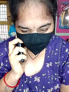 Snapshot of maduri__ chatting on 04.19.26 maduri online show from 04.19.26