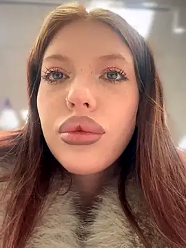 Snapshot of JeanGraay chatting on 12.18.25 JeanGraay online show from 12.18.25