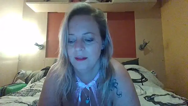 Miss-Chupagirly online show from 12.19.25