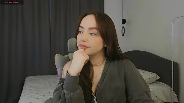 fallin lovee online show from 04.13.26