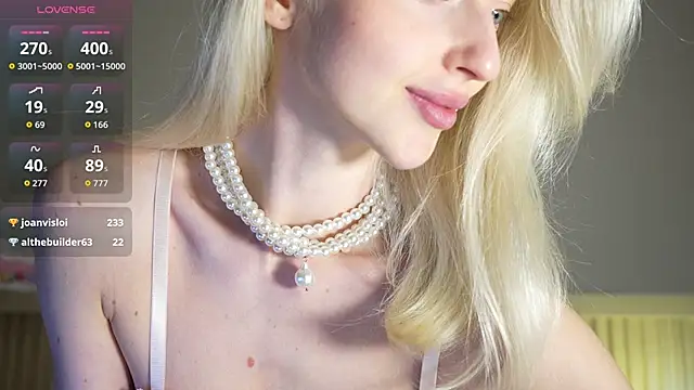 Snapshot of YourNaughtyMiss chatting on 01.12.26 YourNaughtyMiss online show from 01.12.26