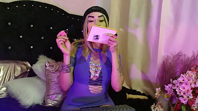 Ambar Rouxee online show from 01.14.26