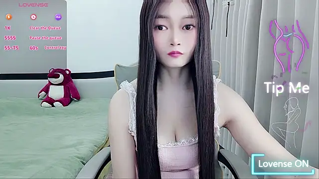 Snapshot of Lucky-susu chatting on 12.19.25 Lucky-susu online show from 12.19.25