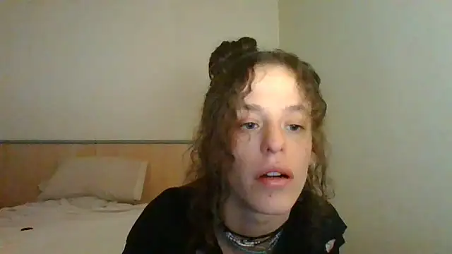 Snapshot of 4lien chatting on 04.01.26 4lien online show from 04.01.26