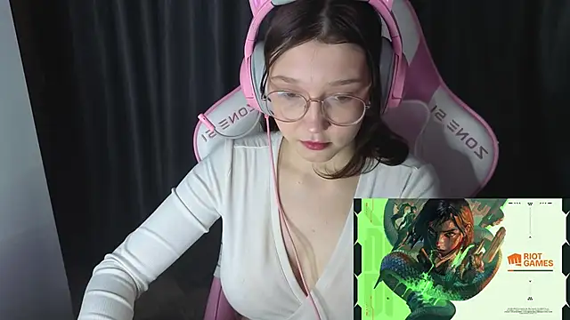 Pink-Aura- online show from 01.15.26