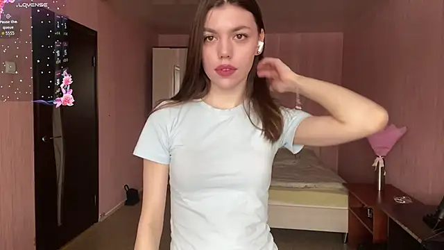 Snapshot of NeidaGowing chatting on 03.08.26 NeidaGowing online show from 03.08.26