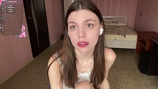 Snapshot of NeidaGowing chatting on 03.27.26 NeidaGowing online show from 03.27.26