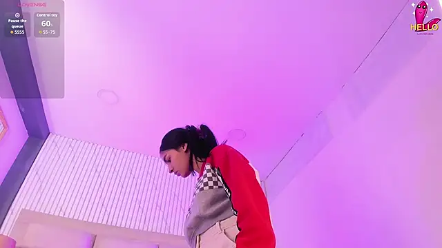 ManuelaEvans  online show from 04.05.26