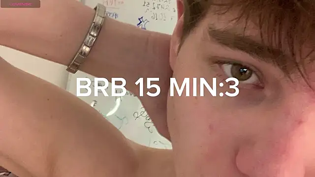 Snapshot of andyyzzz chatting on 01.11.26 andyyzzz online show from 01.11.26