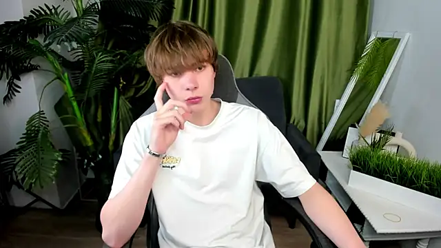 andyyzzz online show from 06.25.26