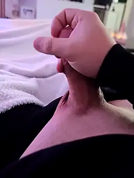 Snapshot of RimmingPussy24 chatting on 12.20.25 RimmingPussy24 online show from 12.20.25