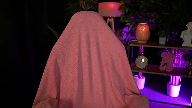 Snapshot of Velouraa chatting on 02.26.26 Velouraa online show from 02.26.26