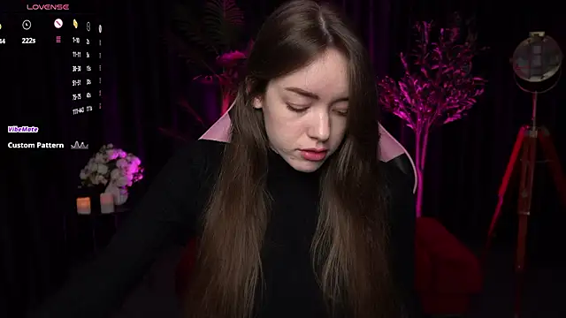 Velouraa online show from 03.12.26