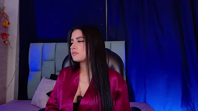Snapshot of Emilyy05_ chatting on 06.17.26 Emilyy05 online show from 06.17.26