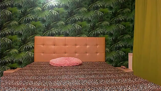 Snapshot of Stella_John chatting on 01.20.25 Stella John online show from 01.20.25