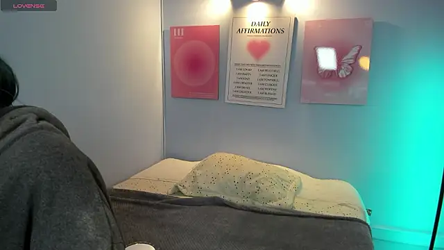 Snapshot of kyoto_Aoki chatting on 02.11.26 kyoto Aoki online show from 02.11.26