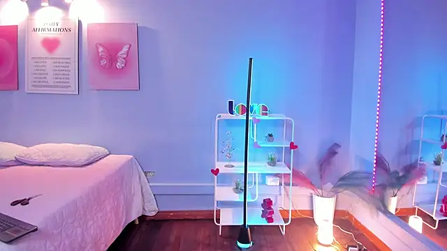 Snapshot of kyoto_Aoki chatting on 02.17.26 kyoto Aoki online show from 02.17.26