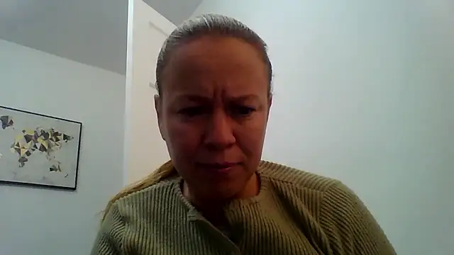 Snapshot of jennyblondeuk chatting on 01.08.26 jennyblondeuk online show from 01.08.26