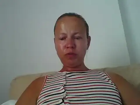 Snapshot of jennyblondeuk chatting on 06.12.26 jennyblondeuk online show from 06.12.26