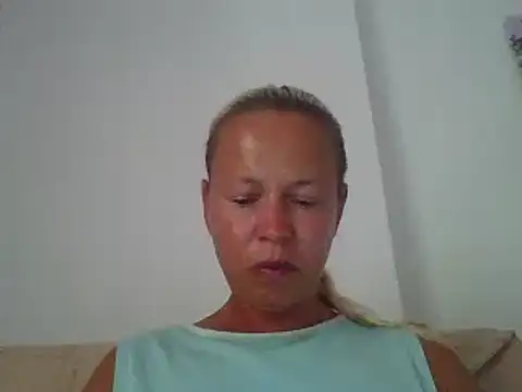Snapshot of jennyblondeuk chatting on 06.19.26 jennyblondeuk online show from 06.19.26