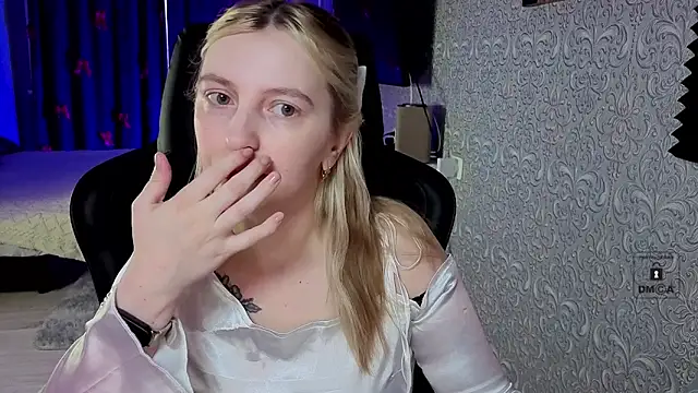 Snapshot of Eva_Vibe_ chatting on 02.11.26 Eva Vibe online show from 02.11.26