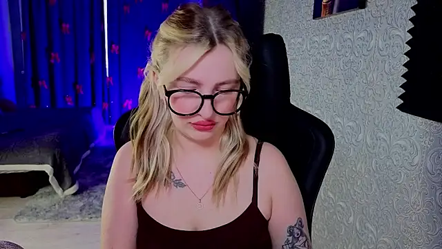 Snapshot of Eva_Vibe_ chatting on 02.26.26 Eva Vibe online show from 02.26.26