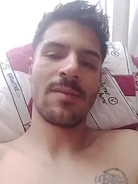 Snapshot of henrinnvv25 chatting on 12.20.25 henrinnvv25 online show from 12.20.25