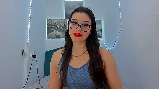 Snapshot of RedAssHottie chatting on 01.18.25 RedAssHottie online show from 01.18.25