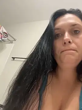 Snapshot of sexystoner420 chatting on 12.20.25 sexystoner420 online show from 12.20.25