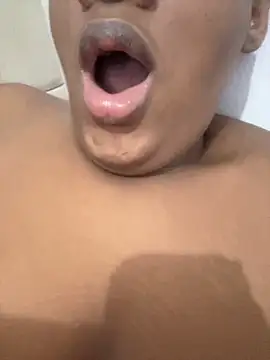 amorasecy online show from 04.13.26