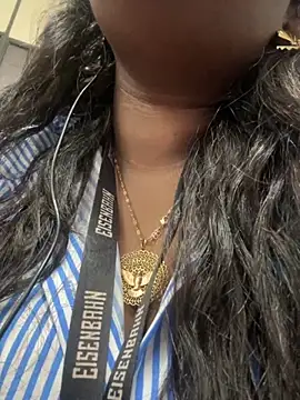 Snapshot of amorasecy chatting on 06.17.26 amorasecy online show from 06.17.26
