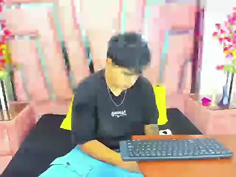 Snapshot of ThomasThund chatting on 01.10.26 ThomasThund online show from 01.10.26