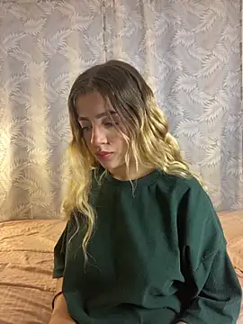 Snapshot of cute_emmma chatting on 02.04.26 cute emmma online show from 02.04.26