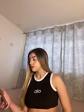 Snapshot of cute_emmma chatting on 02.12.26 cute emmma online show from 02.12.26