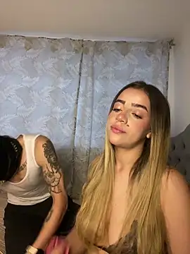 Snapshot of cute_emmma chatting on 02.27.26 cute emmma online show from 02.27.26