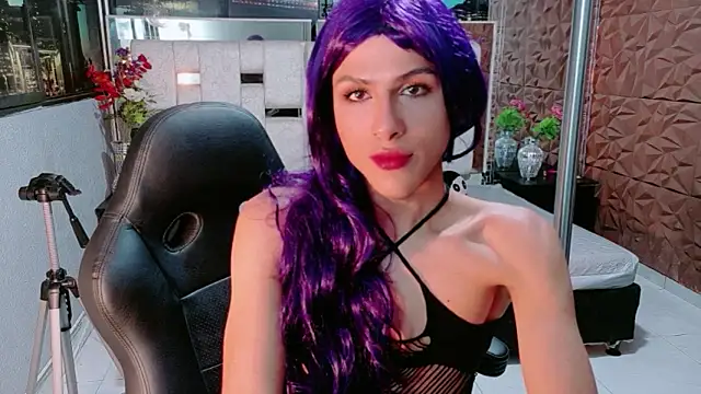 CarolineJesh online show from 12.23.25