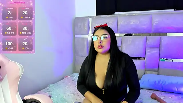 violetLux25 online show from 12.21.25