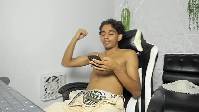 danny hot23  online show from 04.06.26