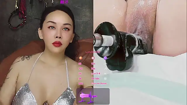 Snapshot of ladyfengyeS010 chatting on 05.11.26 ladyfengyeS010 online show from 05.11.26