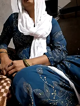 Snapshot of Radhacpl9528 chatting on 02.14.26 Radhacpl9528 online show from 02.14.26