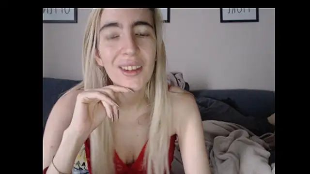 Snapshot of BarbieBlondieGirl chatting on 07.06.26 BarbieBlondieGirl online show from 07.06.26
