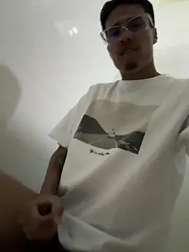 Snapshot of Latin_Paisa_Boy chatting on 05.17.26 Latin Paisa Boy online show from 05.17.26
