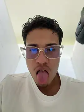 Snapshot of Latin_Paisa_Boy chatting on 06.25.26 Latin Paisa Boy online show from 06.25.26