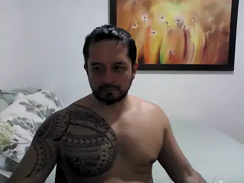 Snapshot of gonzzohunterr chatting on 12.23.25 gonzzohunterr online show from 12.23.25