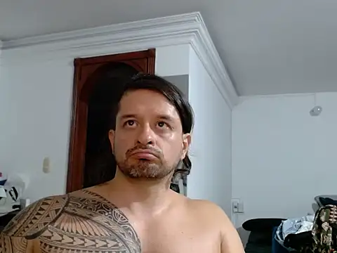 Snapshot of gonzzohunterr chatting on 03.15.26 gonzzohunterr online show from 03.15.26