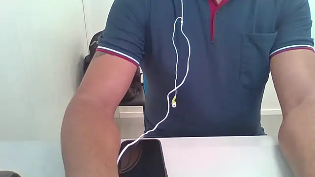 Snapshot of Moreno_Casado_Safado chatting on 05.25.26 Moreno Casado Safado online show from 05.25.26