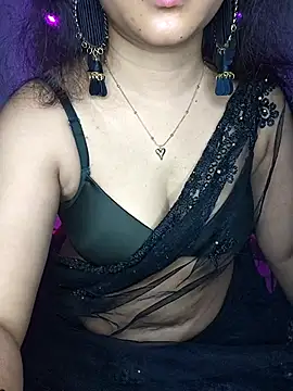 Snapshot of Saumyy chatting on 02.25.26 Saumyy online show from 02.25.26