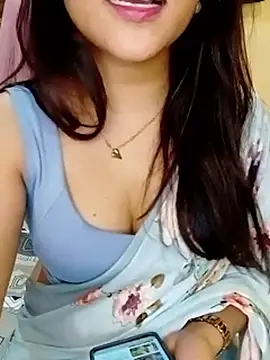 Snapshot of Saumyy chatting on 04.21.26 Saumyy online show from 04.21.26